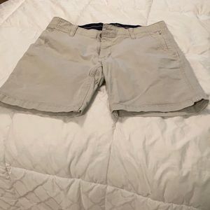 Docker short. Gray/beige color. Good condition